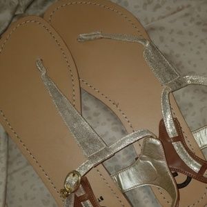 Gold thing sandals